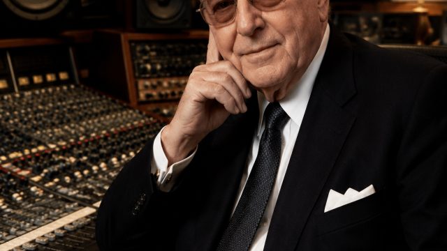 Remembering Clive Davis: A Legacy in Music That Shaped Generations | mio88 keren, wismaqq