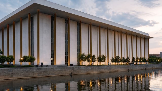 Kennedy Center Unveils Facade Without Trump's Name: A Controversial Change | judionline77, bonus138 
